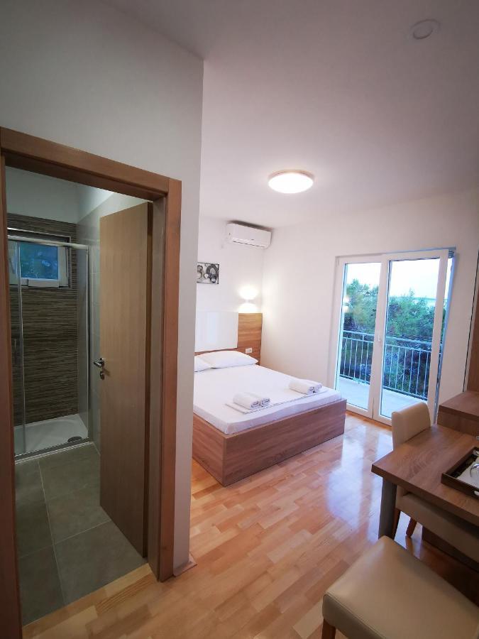 Apartments And Rooms Kod Mate ทริบานี-ครุสชิซา ภายนอก รูปภาพ