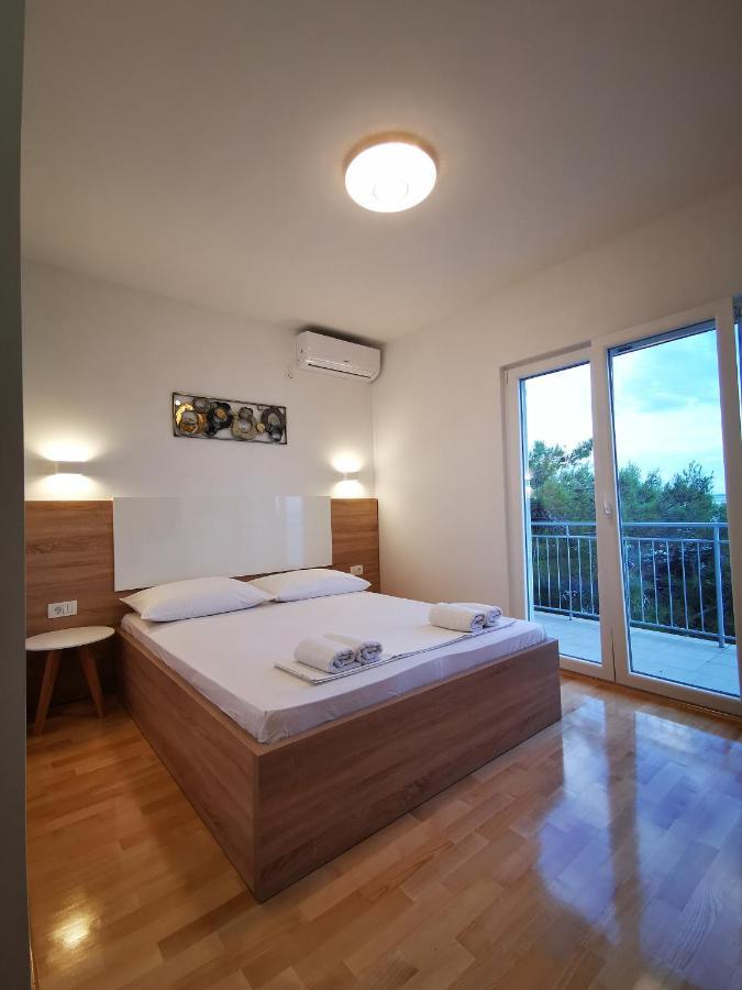 Apartments And Rooms Kod Mate ทริบานี-ครุสชิซา ภายนอก รูปภาพ