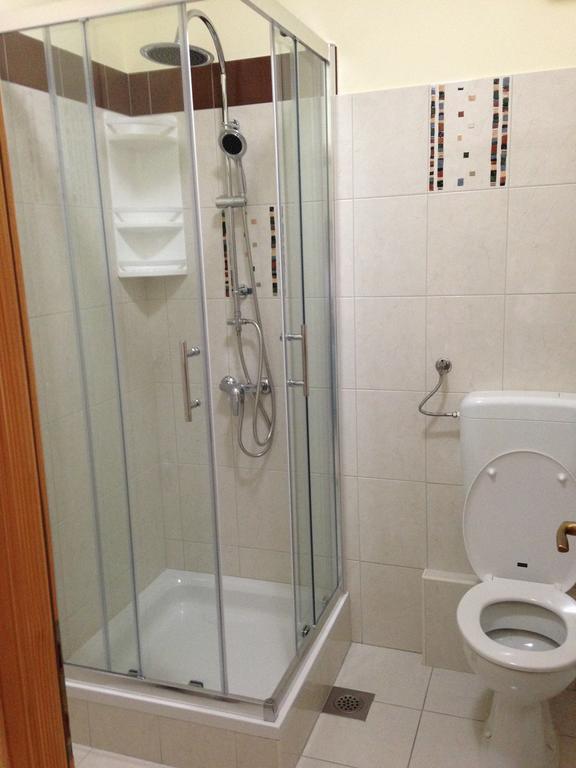 Apartments And Rooms Kod Mate ทริบานี-ครุสชิซา ภายนอก รูปภาพ