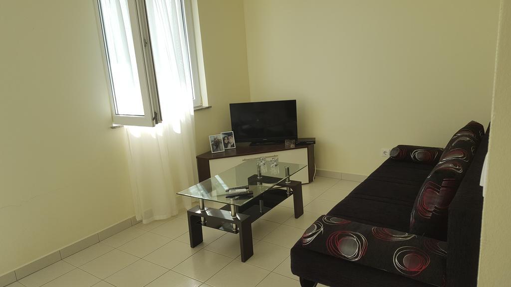 Apartments And Rooms Kod Mate ทริบานี-ครุสชิซา ภายนอก รูปภาพ