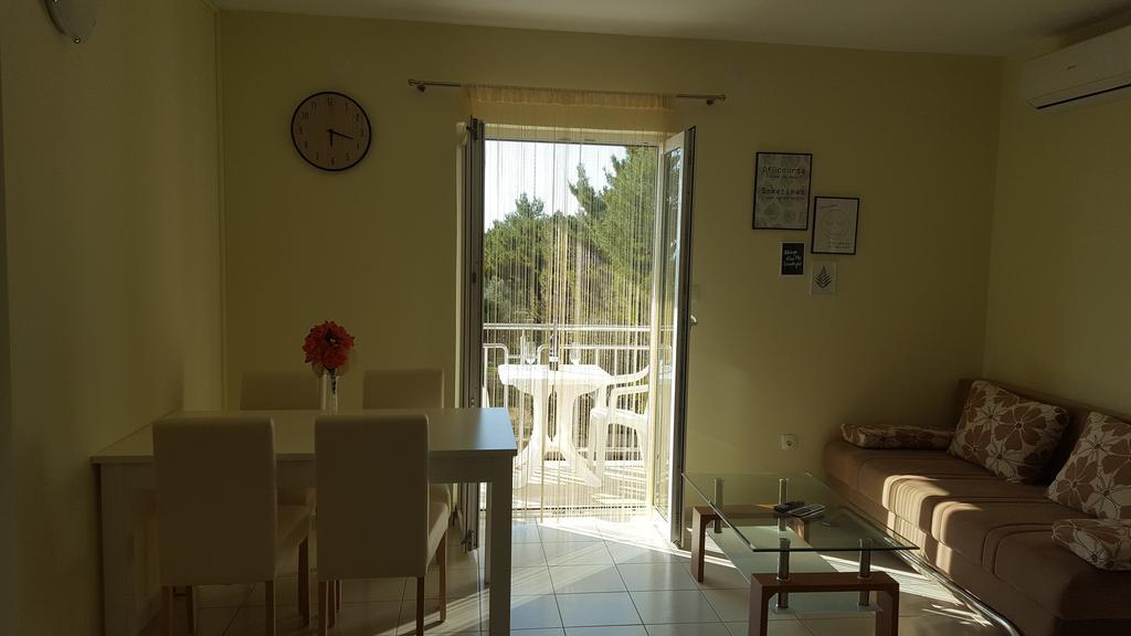Apartments And Rooms Kod Mate ทริบานี-ครุสชิซา ภายนอก รูปภาพ